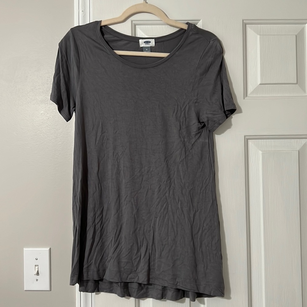 Gray short sleeve shirt